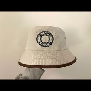 Burberry logo canvas bucket hat in beige/tan